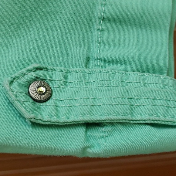 BANDOLINO, green capris size 6. GZREAT FOR GOLF Gme. Very‎ good used condition. - Picture 4 of 9